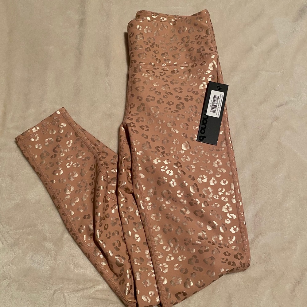 High hopes active ware. Medium. Rose gold leggings